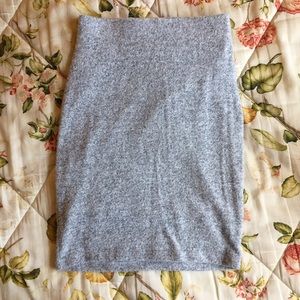 Lulu’s gray bodycon skirt